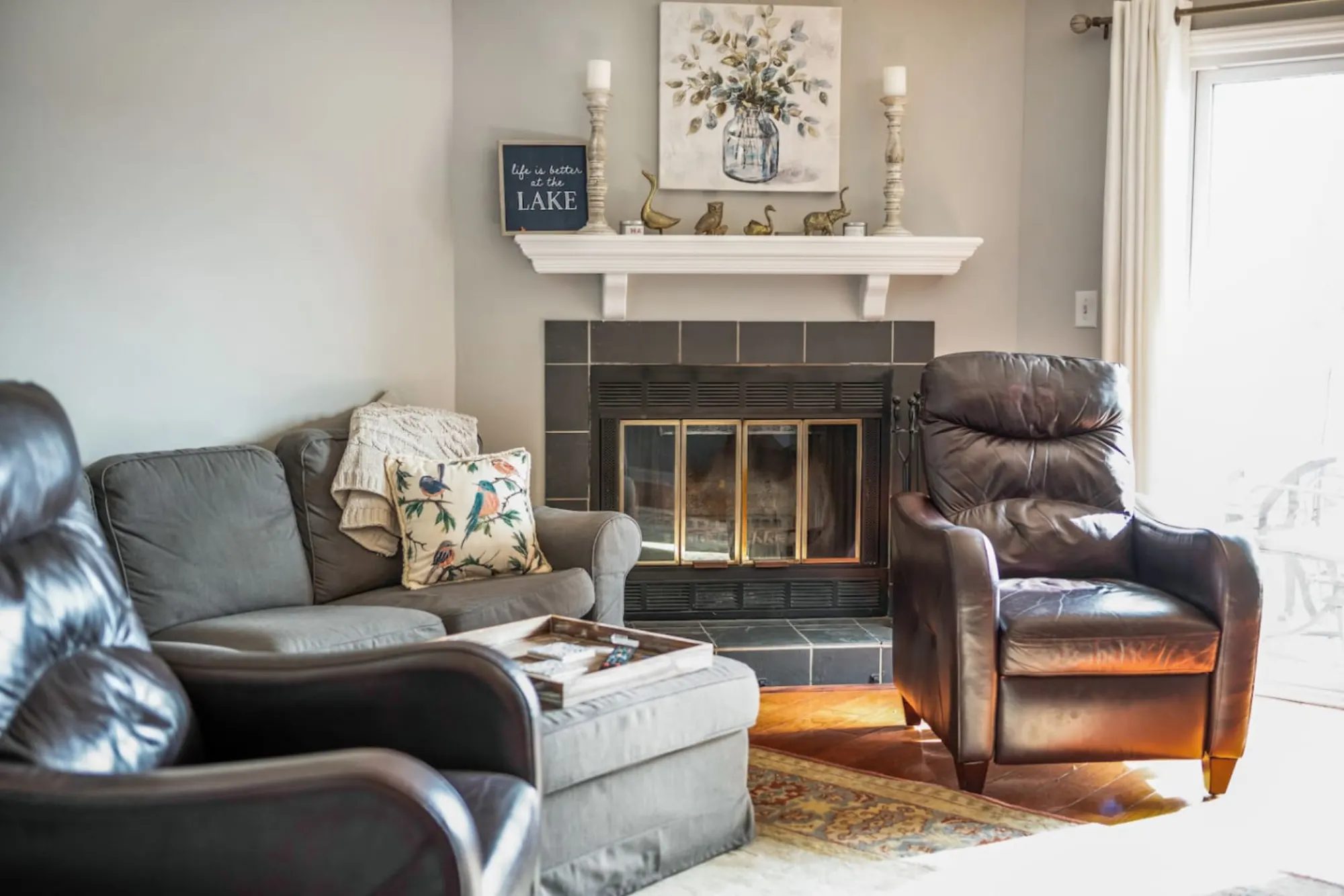 Lake themed living room in a Leisr Stays managed property in Goodview, Virginia, at Smith Mountain Lake