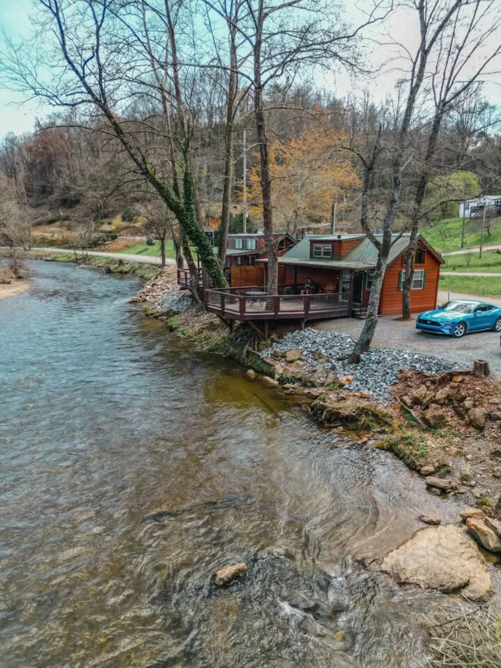 A Leisr Stays managed riverfront cabin on the Tuckasegee River near Sylva, North Carolina
